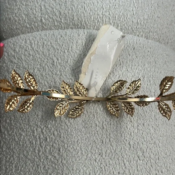 Girls Gold Leaf Hair Accessory NWT - Picture 3 of 8
